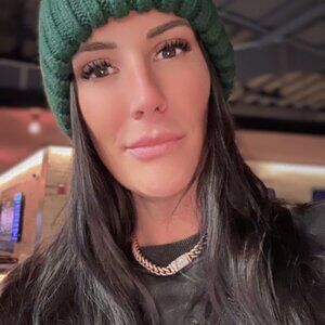 Meet your Posher, Brittney